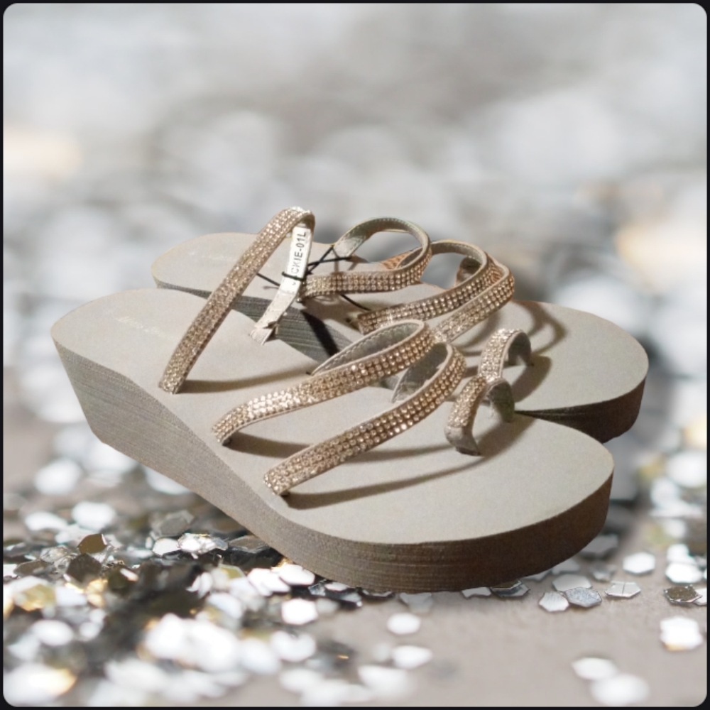 Alexis Bendel Rhinestone Soft Grey Wedges in Style Jackie Size 8.5 NWT